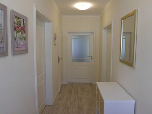 Interior - Barrierefreie FeHausHälfte mit Terrasse. by Interhome (Hasselberg)