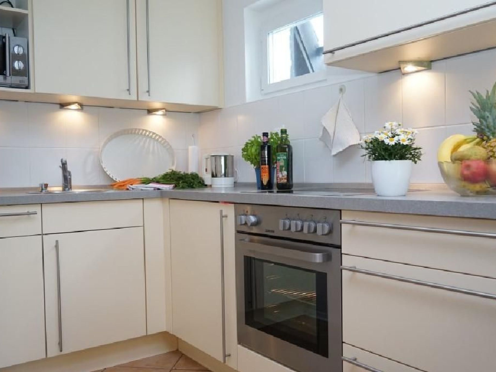 Kühlschrank, Kochgeschirr/Geschirr/Besteck