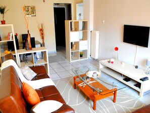 TV - Athen SmArt Stay Wohnung by Interhome (Athen)
