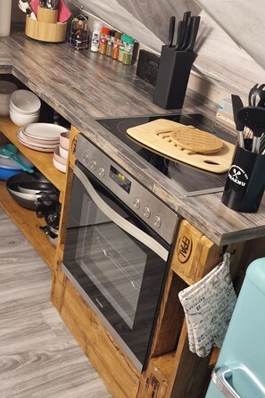 Fridge, oven, cookware/dishes/utensils - Schlafgut24 by Interhome (Dortmund)