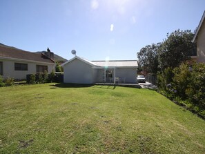 Exterior - Cottage mit Bergblick by Interhome (Hermanus)