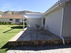 Outdoor dining - Cottage mit Bergblick by Interhome (Hermanus)