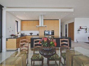 Dining - Red Rock Ocean View Villa - Baywatch Apartment by Interhome (Gordon's Bay)