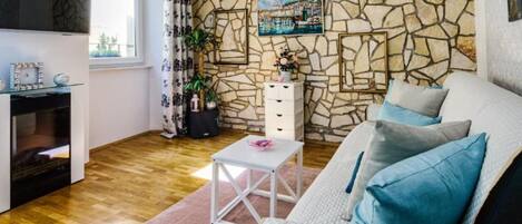 Télévision, cheminée