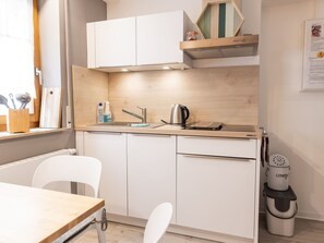 Refrigerador, microondas, horno y lavavajillas 