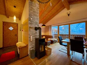 Living area - Das Zwölferl by Interhome (Neukirchen am Großvenediger)
