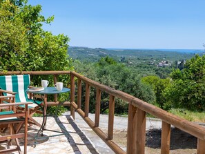 Outdoor dining - "Villa Erontas" mit Blick auf das Wasser by Interhome (Kalami)