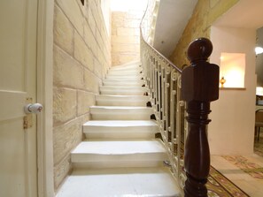 Interior - Senglea mittelalterliches Haus große Valletta Meerblick by Interhome (Qormi)