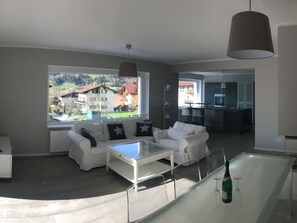 TV, fireplace, DVD player - Alpenglück Gastein by Interhome (Bad Hofgastein)