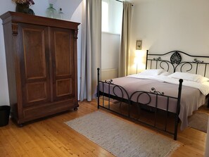 Internet - mit Garagenplatz by Interhome (Vienna)