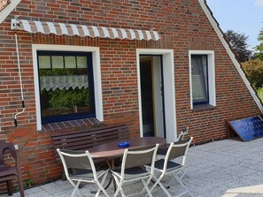 Outdoor dining - mit großer Dachterrasse by Interhome (Detern)