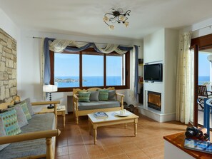 TV, fireplace, DVD player - in Geropotamos mit Sonnenterrasse by Interhome (Roumeli)