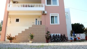 Exterior - Haus in Maleme mit Außenpool by Interhome (Maleme Kriti)