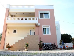 Unclassified image, 2 of 37, button - Haus in Maleme mit Außenpool by Interhome (Maleme Kriti)