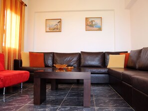 Unclassified image, 4 of 37, button - Haus in Maleme mit Außenpool by Interhome (Maleme Kriti)