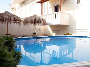 Pool - Haus in Maleme mit Außenpool by Interhome (Maleme Kriti)