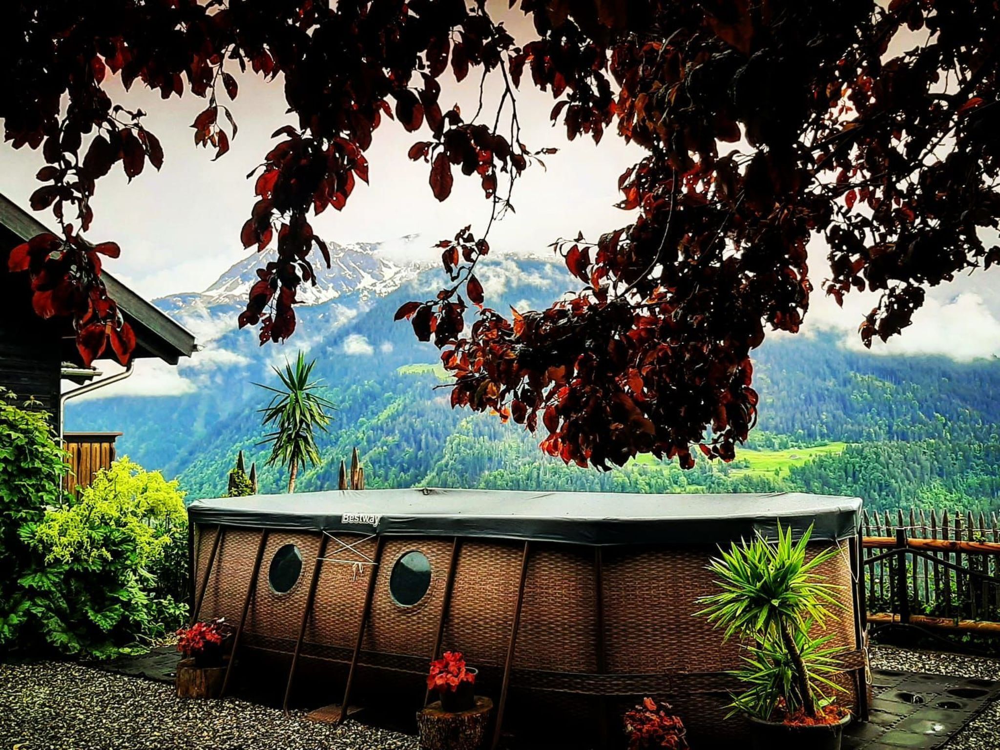 Bañera de hidromasaje al aire libre