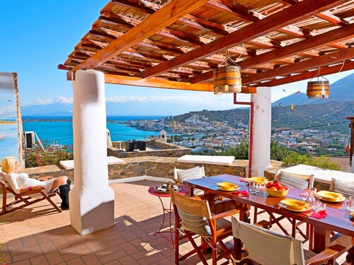 Authentisches Kreta Elounda Haus mit Meerblick Margarita by Interhome