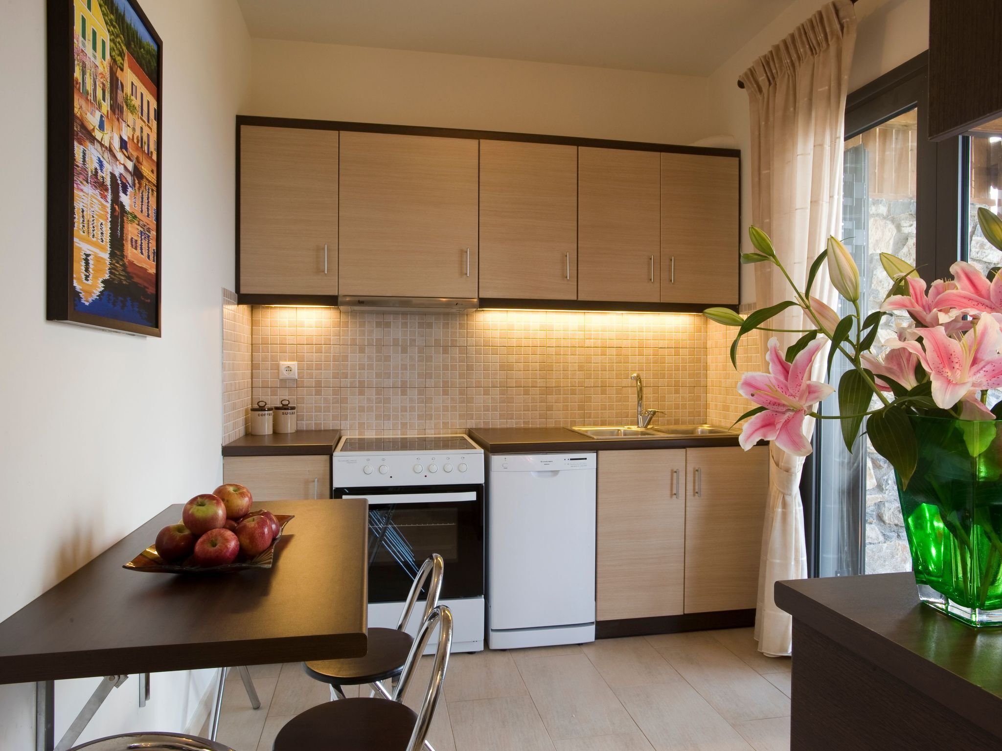 Réfrigérateur, micro-ondes, four, lave-vaisselle