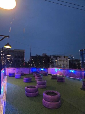 Dortoir Partagé Confort, balcon, vue ville | Vue sur la ville