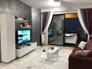 TV - Gemütliche Ferienwohnung mit Meerblick by Interhome (Marsascala)