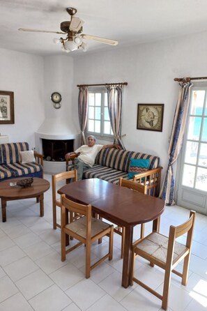 Dining - Santorini Grace Villa No1 by Interhome (Akrotiri)