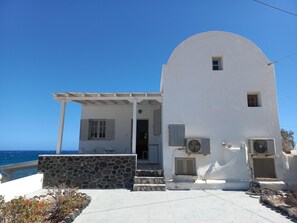 Exterior - Santorini Grace Villa No1 by Interhome (Akrotiri)