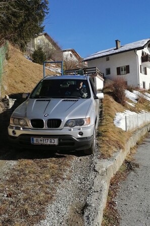 Property grounds - in ruhiger Lage am Waldrand by Interhome (Navis)