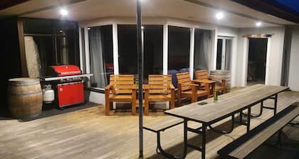 Otematata holiday house - sleeps 10