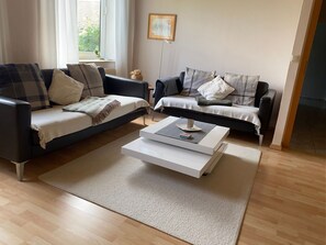 TV - Altes Pastorenhus by Interhome (Osterbruch)