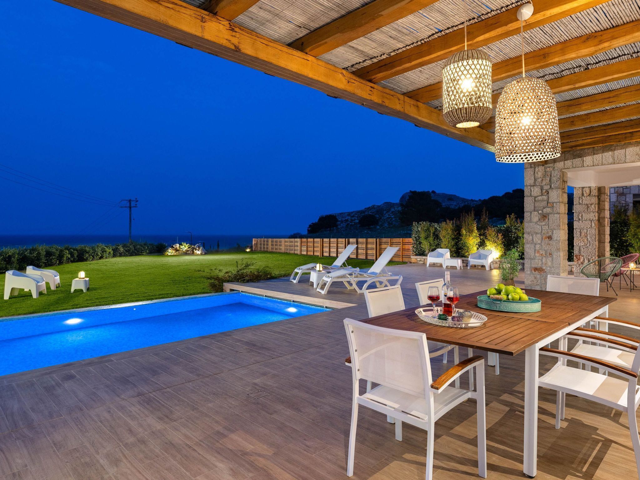 屋 外ダイニングエリア