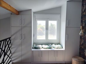 Interior - Kinderfreundliche Pool Villa 5p Seaside Beach Forest by Interhome (Marathon)