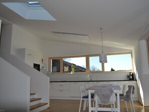 Dining - Sonneninsel in Velden am Wörthersee by Interhome (Velden am Wörthersee)