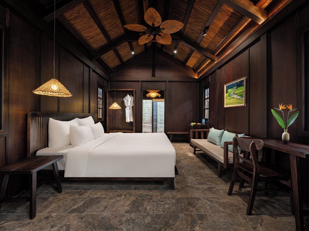 Luxury Bungalow, Garden View | Desk, blackout drapes, soundproofing, iron/ironing board