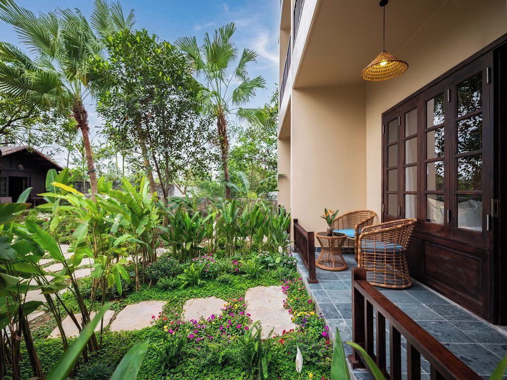 Family Quadruple Room | Desk, blackout drapes, soundproofing, iron/ironing board