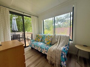 Appartement, uitzicht op binnenplaats | Woonruimte