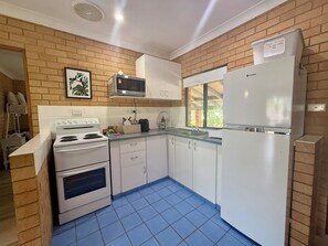 Appartement, uitzicht op binnenplaats | Privékeuken