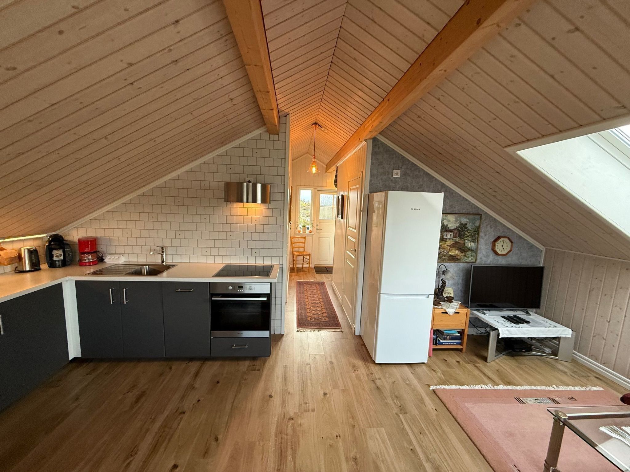 Kühlschrank, Mikrowelle, Ofen, Geschirrspüler