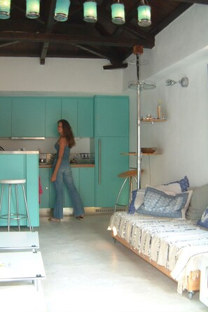 Interior - "Julia" mit Blick auf das Wasser by Interhome (Skopelos)