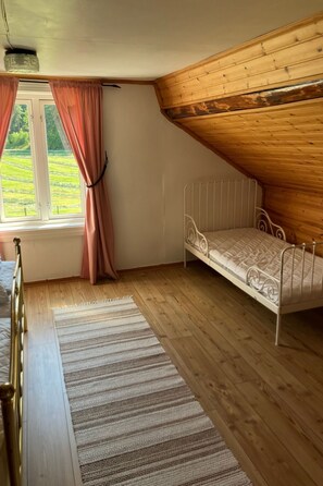 Room - Charmantes Holzhaus mit eigenem Ruderboot by Interhome (Sexdrega)