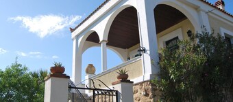 Spiti Limnos, idyllisch gelegen im Orangenhain by Interhome