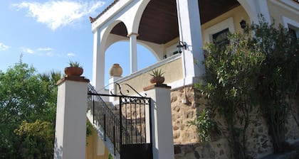 Spiti Limnos, idyllisch gelegen im Orangenhain by Interhome