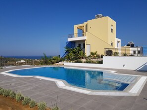 Pool - Villa Posseidon by Interhome (Andimachia)