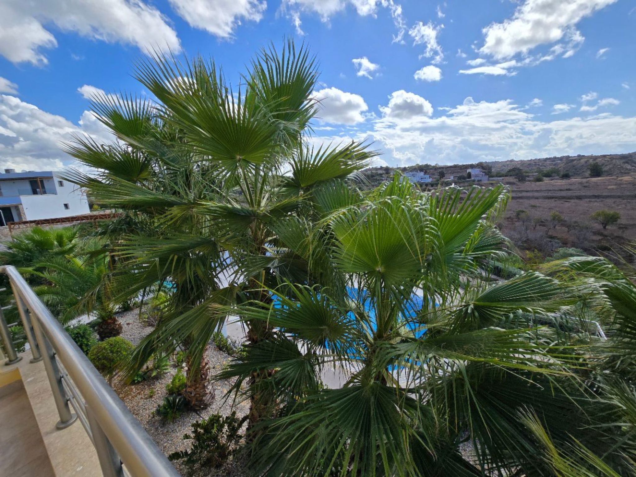 المنطقة المحيطة بالمنشأة