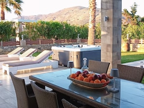 Outdoor dining - in Mithimna mit Privatem Pool by Interhome (Kissamos Kriti)