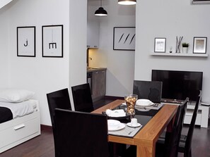 Unclassified image, 4 of 39, button - Wohnung 'Maestri' mit privatem Garten by Interhome (Palermo)