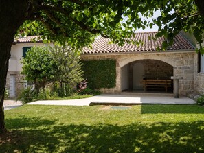 Terrace/patio - Gemütliches Ferienhaus in Ružići mit Offenem Kamin by Interhome (Nedescina)