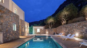 A heated pool - Villa Adagio mit Privatpool in Vrachasi, Kreta by Interhome (Neapolis Kriti)
