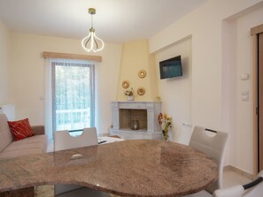 Interior - The Miller House under Meteora by Interhome (Kalabaka)