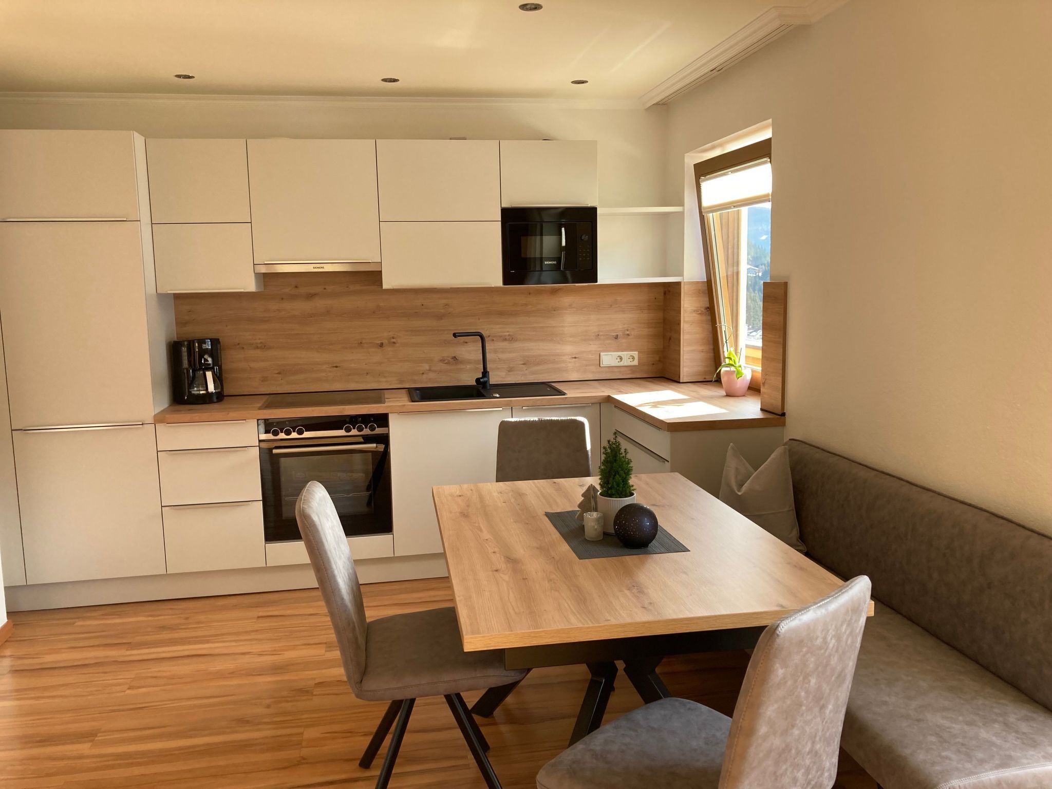 Réfrigérateur, micro-ondes, four, lave-vaisselle